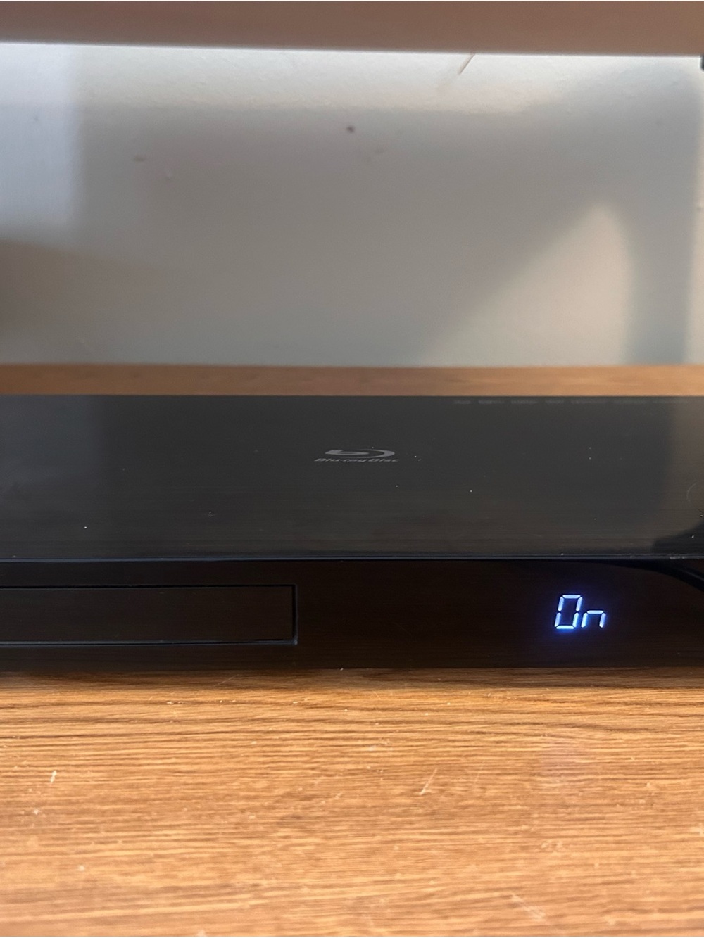 Samsung BD-JM63C 1080p Blu-ray DVD Player Built-In Wi-Fi HDMI no remote.
